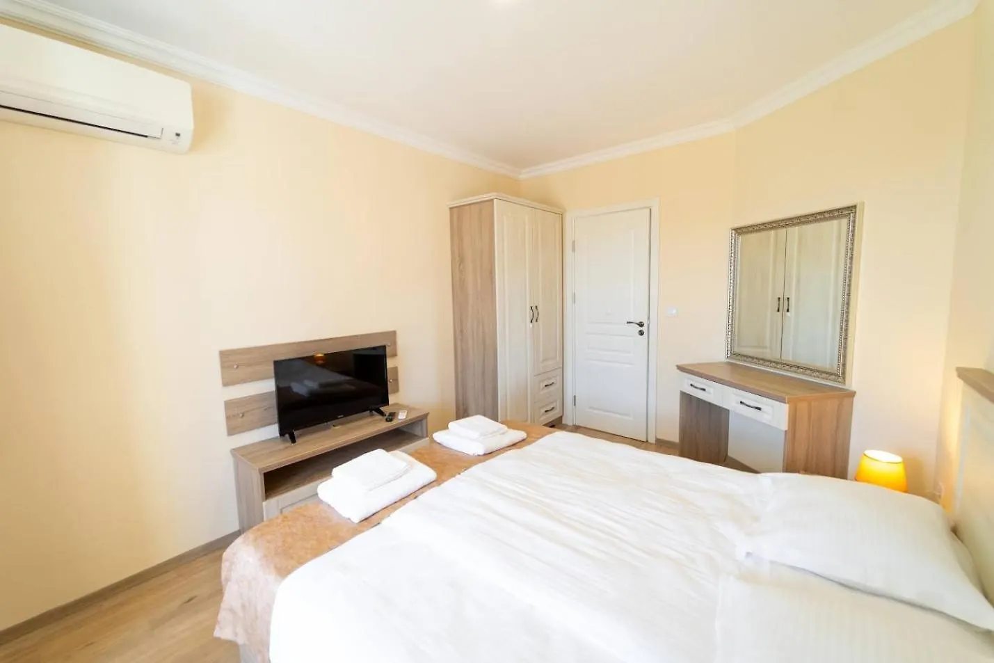 Burgas Beach Resort Apartments Апарт-отель