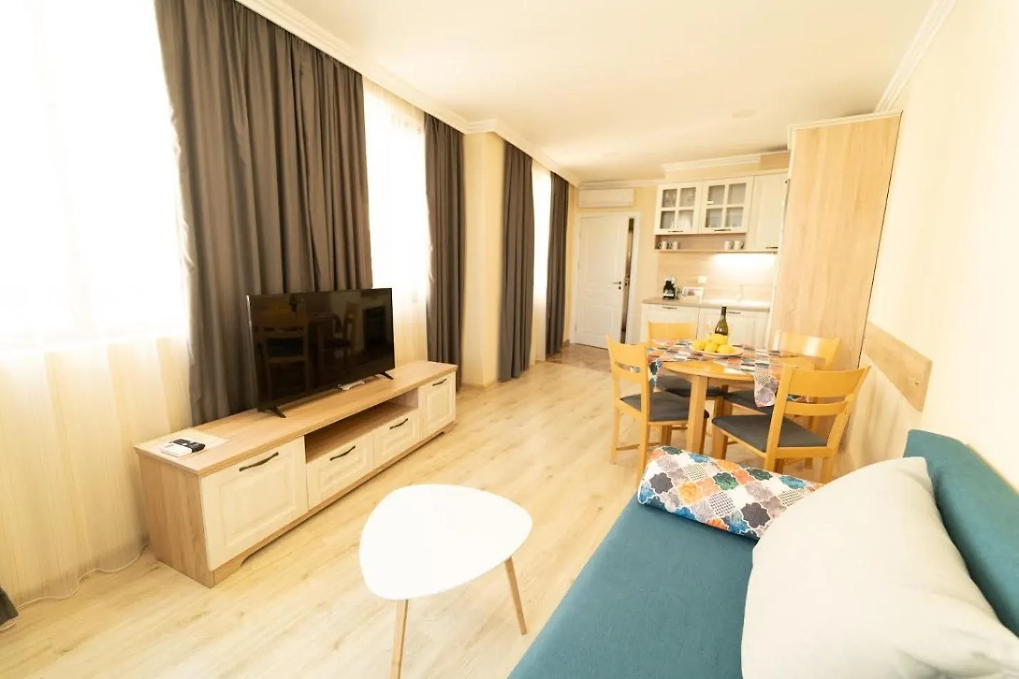 Burgas Beach Resort Apartments 3*,  Bulgária